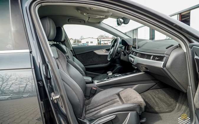 Audi A4 cena 89900 przebieg: 189000, rok produkcji 2017 z Goniądz małe 781